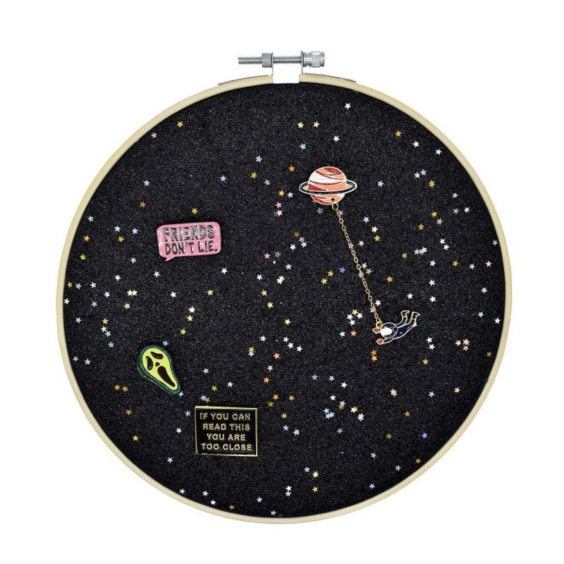 Winmany Wall Hanging Brooch Jewelry Storage Display Stand Enamel Pin Display Holder Earrings Necklace Glitter Pin Display Board with stars, Pin Collection Display, Canvas/leather Embroidery Hoop (Black) - Image 2